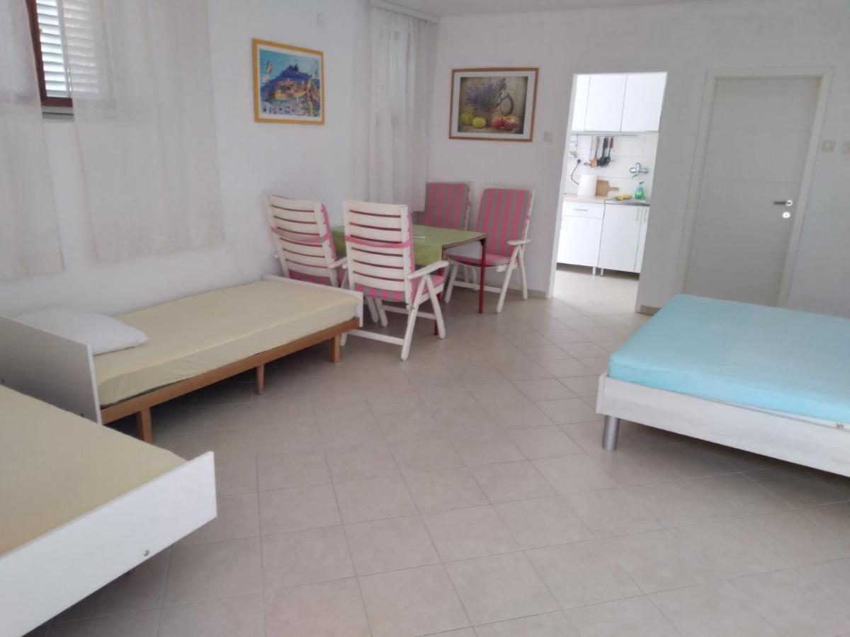 Apartment Perla - 150M From The Sea Novi Vinodolski Exteriör bild